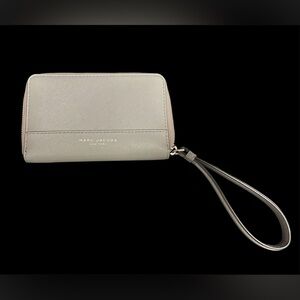 NWOT Marc Jacobs Slate Gray Saffiano Leather Zip Wristlet Wallet